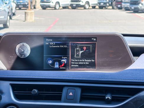 Used 2019 Lexus UX 250h w/ Premium Package AWD/4WD image 13