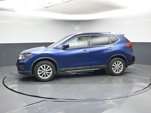 Used 2017 Nissan Rogue SV w/ Sun & Sound Touring Package image 2