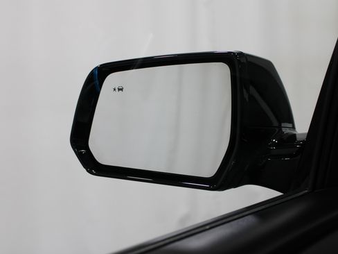 Used 2019 Chevrolet Traverse LT FWD image 11