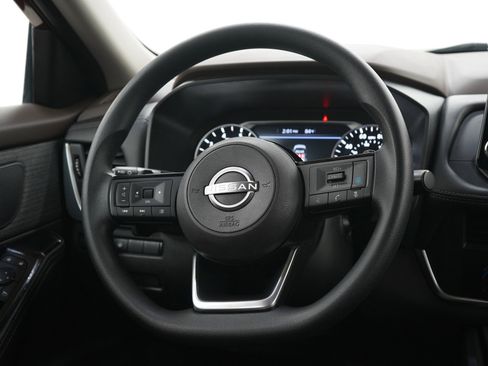 Used 2023 Nissan Rogue SV AWD/4WD image 16