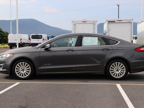 Used 2015 Ford Fusion SE w/ Equipment Group 502A FWD image 4