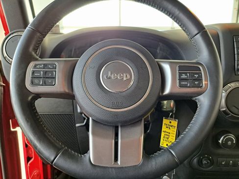 Used 2018 Jeep Wrangler Unlimited Sahara image 10