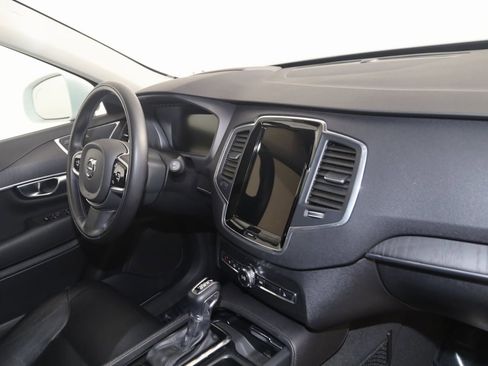 Used 2020 Volvo XC90 T6 Momentum w/ Protection Package Premier image 42