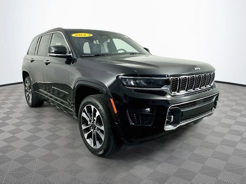 Certified 2023 Jeep Grand Cherokee Overland w/ Luxury Tech Group IV AWD/4WD image 2