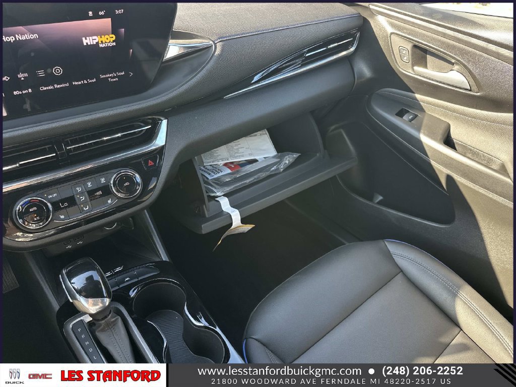 Used 2024 Buick Envista Sport Touring w/ Convenience I Package FWD image 33
