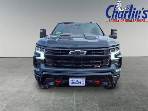 Used 2025 Chevrolet Silverado 1500 LT Trail Boss w/ Convenience Package II image 2