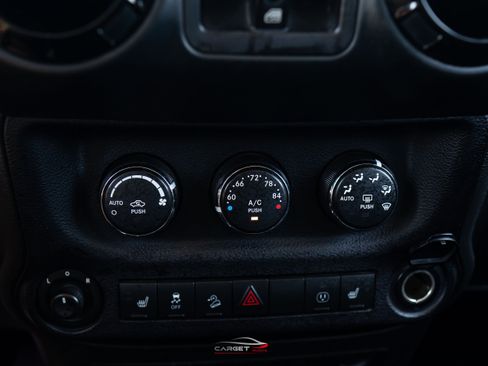 Used 2014 Jeep Wrangler Unlimited Sahara AWD/4WD image 29