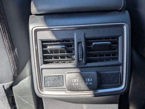 Used 2020 Subaru Forester Limited image 12