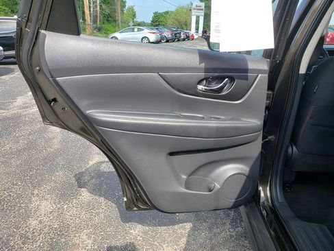 Used 2017 Nissan Rogue S AWD/4WD image 14