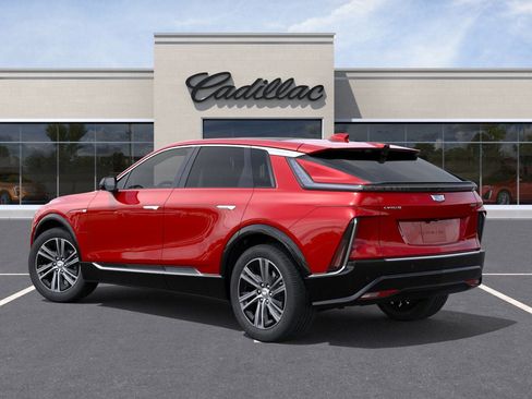 New 2025 Cadillac Lyriq Luxury RWD image 3