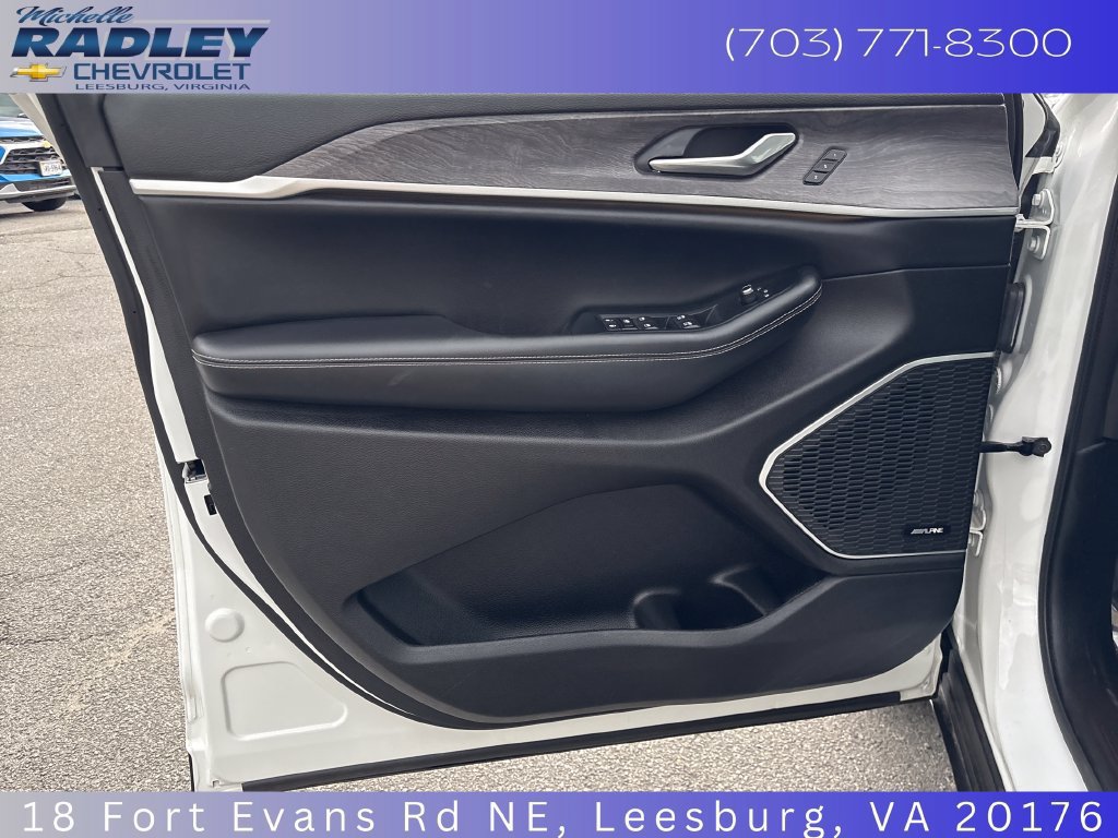Used 2023 Jeep Grand Cherokee 4WD 4xe w/ Luxury Tech Group II image 12