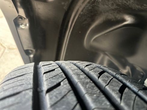 Used 2019 Jeep Cherokee Latitude Plus image 23