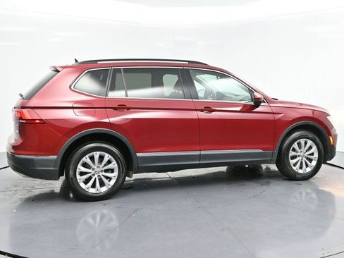 Used 2018 Volkswagen Tiguan SE w/ Panoramic Sunroof Package FWD image 8