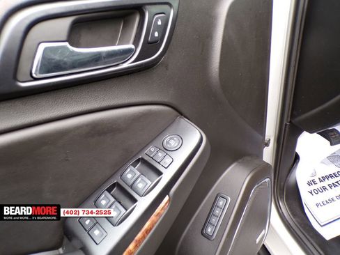 Used 2018 Chevrolet Suburban Premier image 23