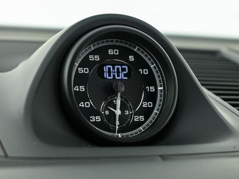 New 2026 Porsche Macan image 17