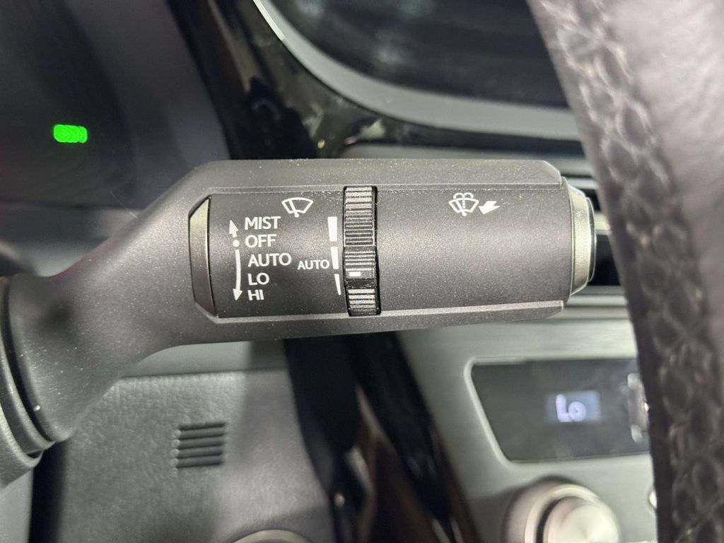 Used 2024 Lexus ES 350 w/ Premium Package FWD image 23