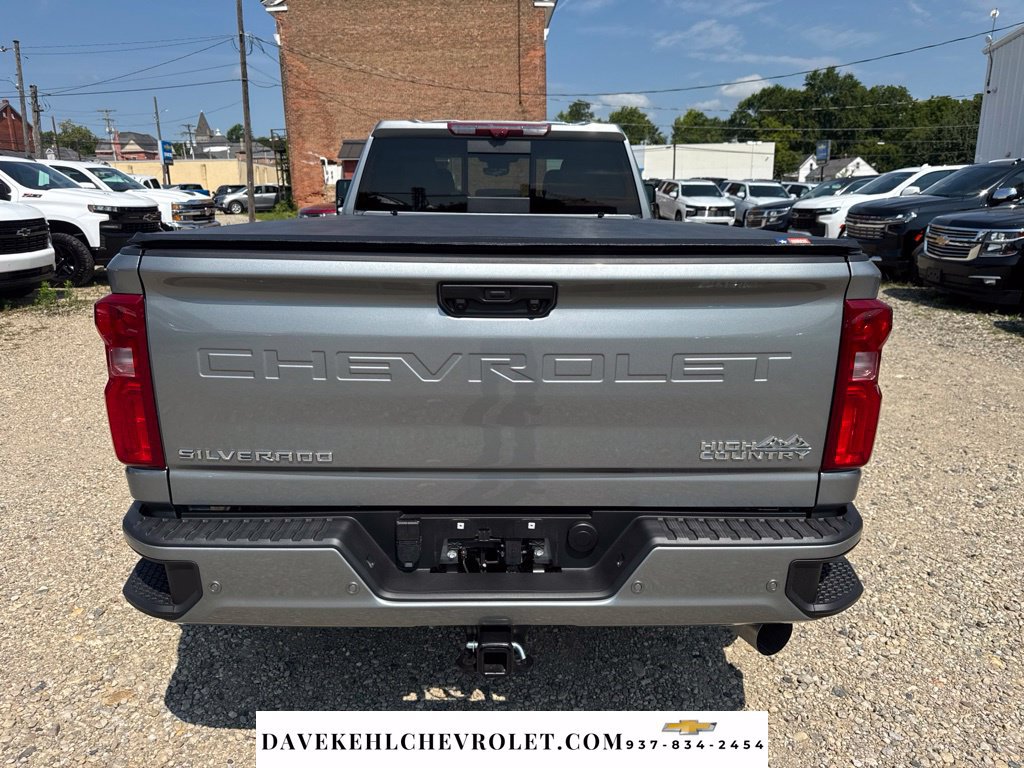 Used 2025 Chevrolet Silverado 3500 High Country w/ High Country Premium Package AWD/4WD image 4