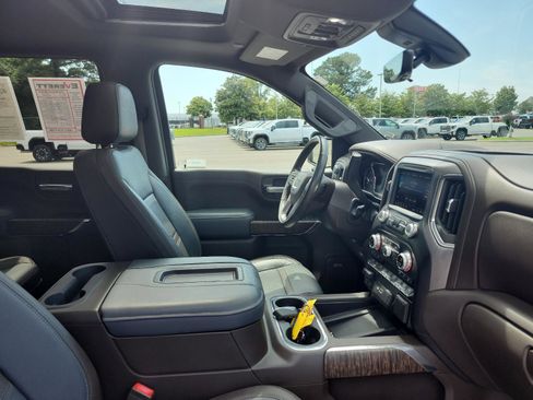 Used 2019 GMC Sierra 1500 Denali w/ Denali Ultimate Package AWD/4WD image 9