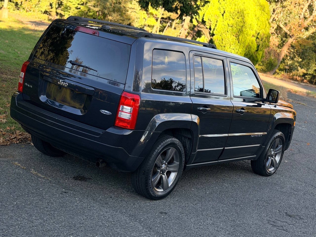 Used 2015 Jeep Patriot High Altitude AWD/4WD image 25