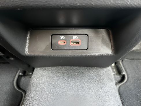 Used 2025 Nissan Altima 2.5 SV FWD image 31