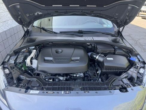Used 2017 Volvo V60 T5 Cross Country w/ Climate Package AWD/4WD image 2