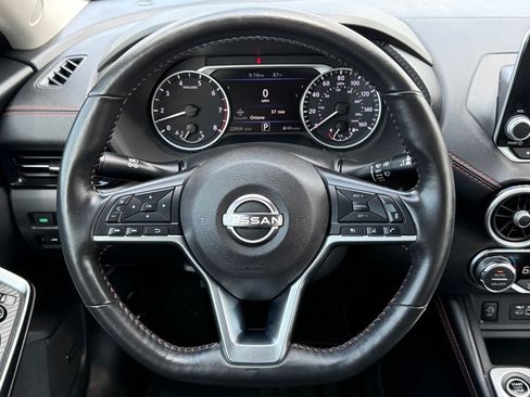 Used 2025 Nissan Sentra SR w/ SR Premium Package FWD image 19