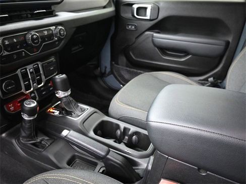 Used 2025 Jeep Wrangler Willys image 20