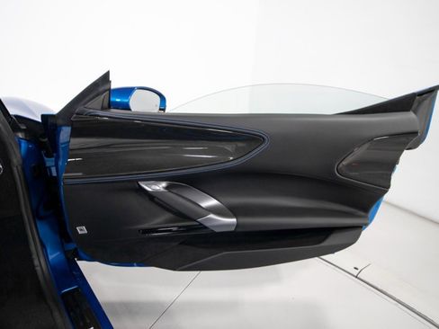 Used 2024 Ferrari SF90 Spider image 62