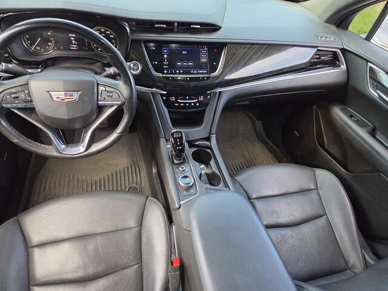 Used 2020 Cadillac XT6 Premium Luxury FWD image 11