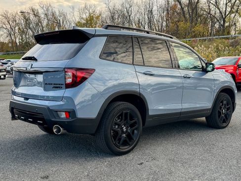 Used 2024 Honda Passport Black Edition image 3