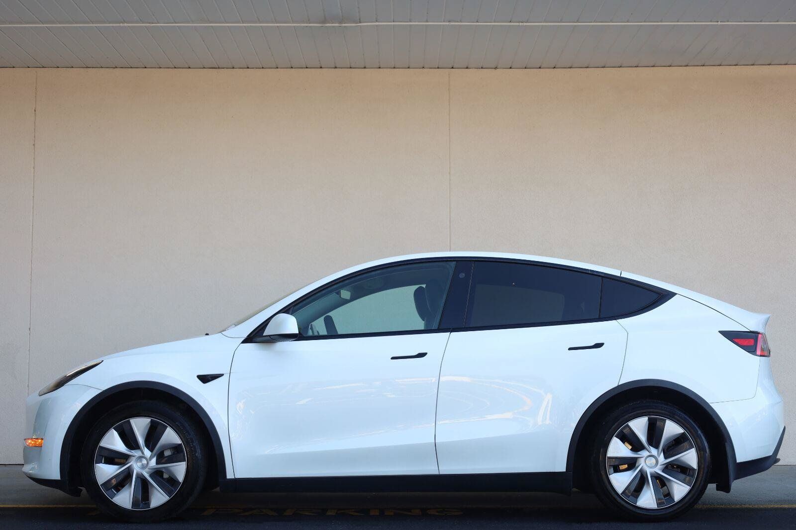 Used 2021 Tesla Model Y Long Range AWD/4WD image 3