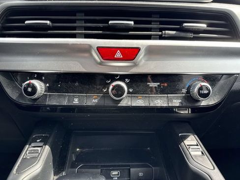 Used 2021 Kia Telluride S FWD image 19