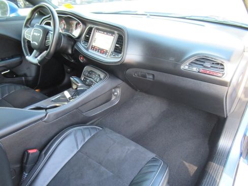 Used 2023 Dodge Challenger SRT Hellcat w/ Driver Convenience Group RWD image 12