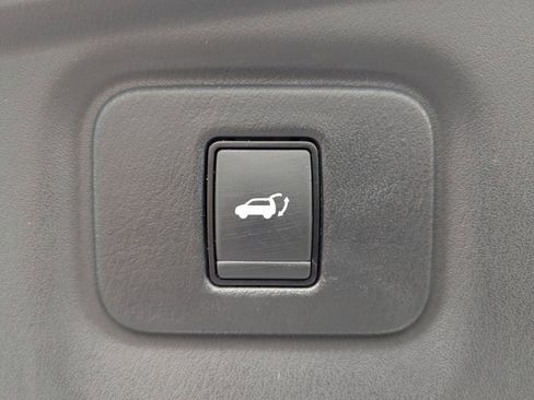 Used 2020 Nissan Pathfinder SL w/ Cargo Package image 14