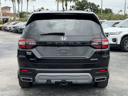 Used 2025 Honda Pilot Touring image 6
