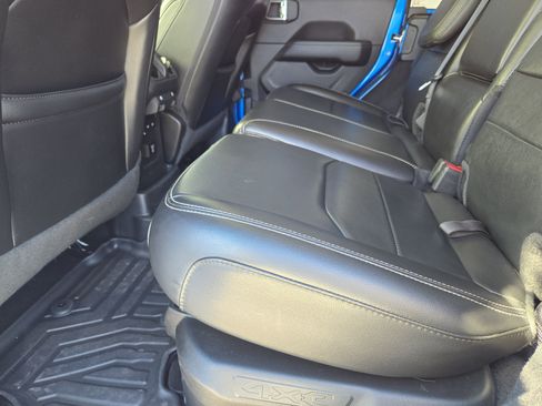 Used 2022 Jeep Wrangler Unlimited Sahara w/ Cold Weather Group image 32