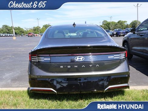 Used 2025 Hyundai Sonata SEL FWD image 19