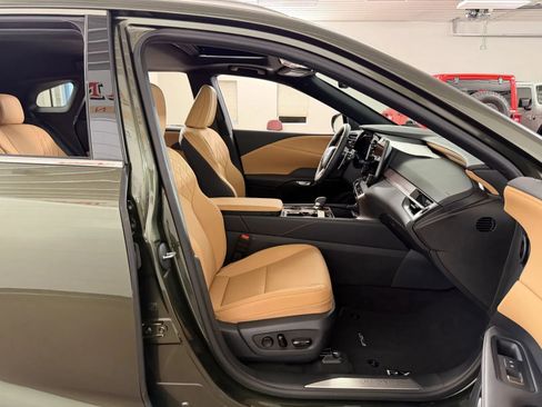 Used 2025 Lexus RX 350 AWD image 39