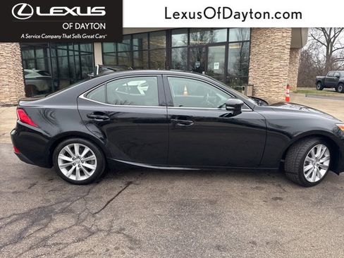 Used 2016 Lexus IS 300 AWD image 2