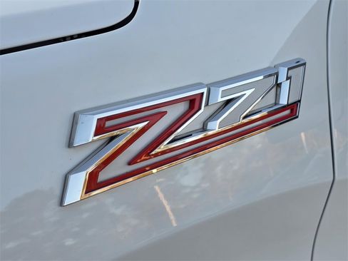 Used 2021 Chevrolet Silverado 1500 LT Trail Boss w/ Convenience Package II image 30