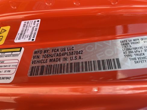 Used 2023 Jeep Gladiator Sport AWD/4WD image 40