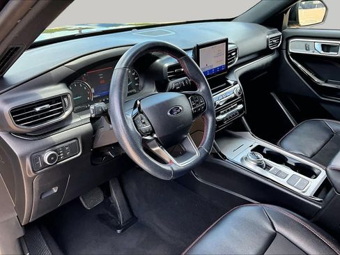 Used 2022 Ford Explorer ST-Line RWD image 18