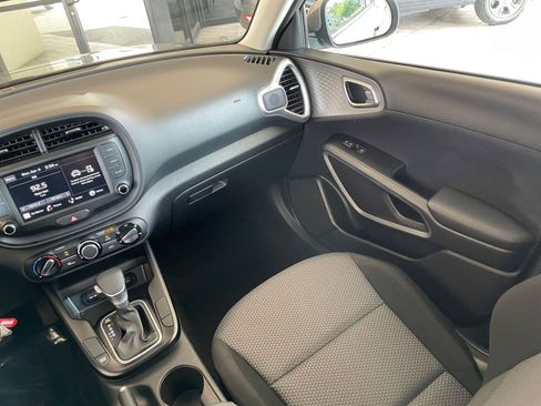 Used 2025 Kia Soul LX w/ LX Technology Package image 33