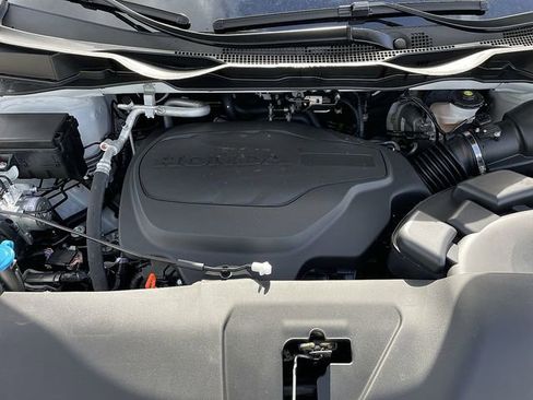 New 2026 Honda Odyssey Touring image 7