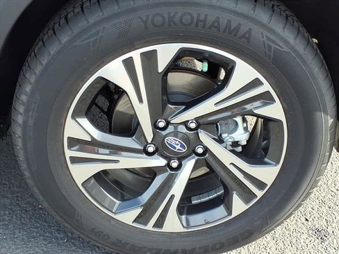 Used 2024 Subaru Crosstrek 2.0i Premium image 12