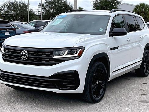 Used 2023 Volkswagen Atlas SEL R-Line image 9