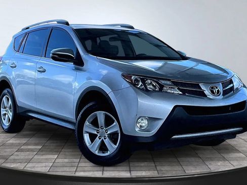 Used 2013 Toyota RAV4 XLE FWD image 3