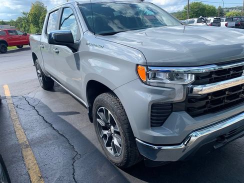 Used 2024 Chevrolet Silverado 1500 LT AWD/4WD image 4