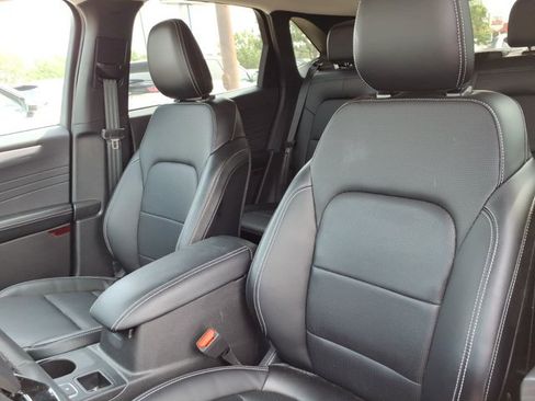 Certified 2024 Ford Escape Platinum AWD/4WD image 3