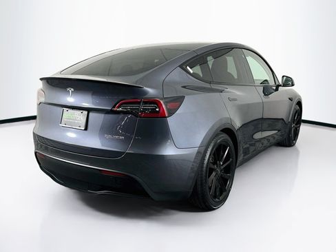 Used 2022 Tesla Model Y Performance AWD/4WD image 9